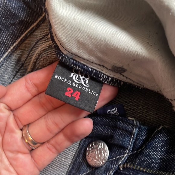 Rock and Republic Jeans with Skull design - Picture 4 of 7